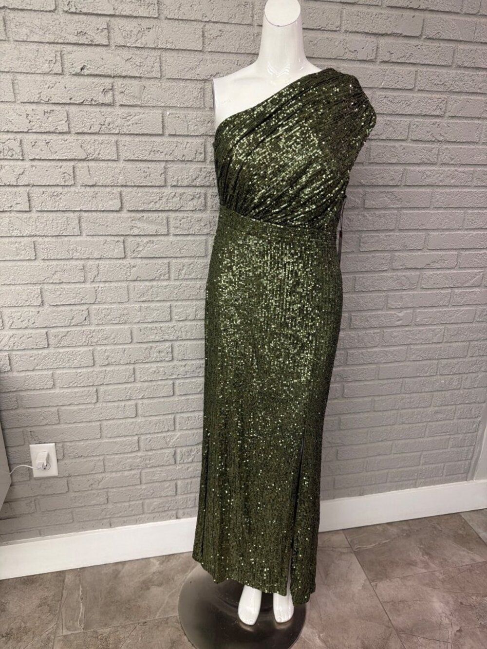 Vince Camuto Green Sequin Pleated One Sleeve Dress Size 10P